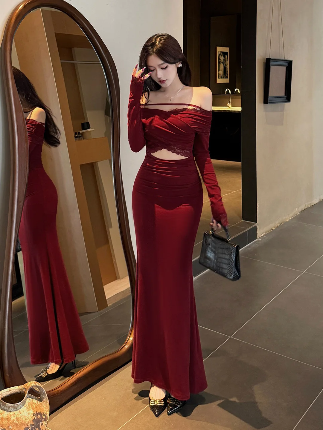 Vestido de noche Retro de Navidad rojo con un solo hombro y manga larga para mujer, vestido con recortes de encaje y hombros descubiertos, salida para oficina y fecha