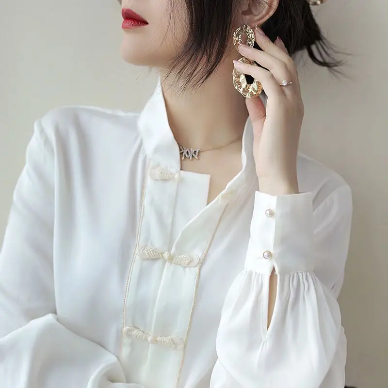 2024 New Autumn Woman's Shirt White Top Loose Chinese Style Frog Chiffon Pearl Solid Color Easy Niche Refreshing Temperament Ins