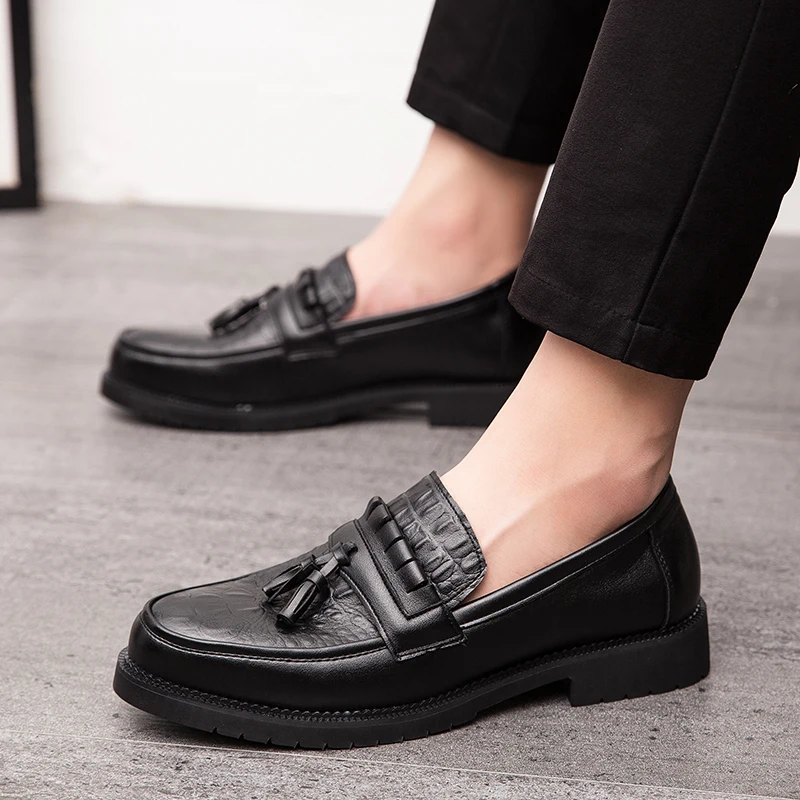 

Мужские лоферы для вождения без шнуровки на толстой подошве, весенне-осенняя повседневная обувь, кожаные мокасины с кисточками, топсайдеры, деловые туфли на плоской подошве