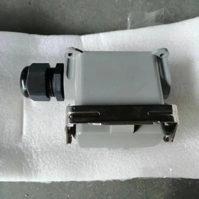 Construction machinery 18-pin socket
