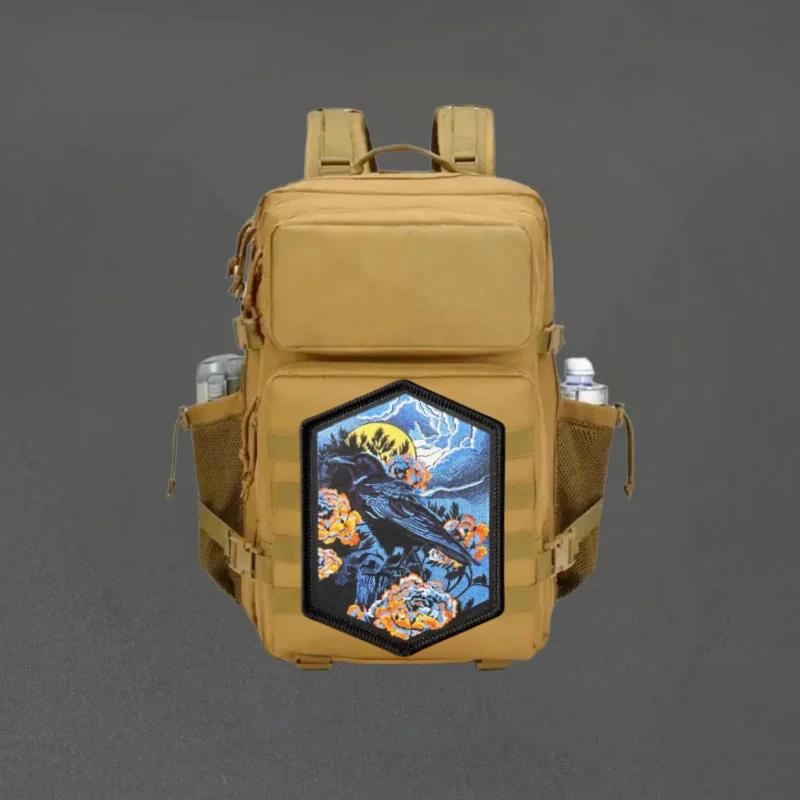 Parche táctico Dark Crow Moon con cierre velcro para mochila