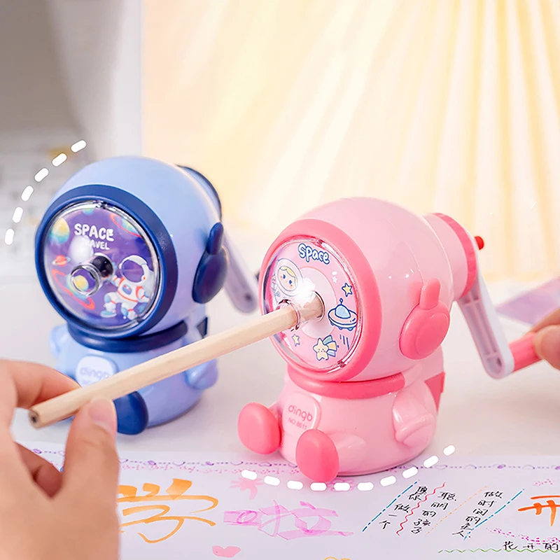 Apontador de lápis automático dos desenhos animados, Apontador bonito forma astronauta, Papelaria de aprendizagem infantil, estudante, 1pc