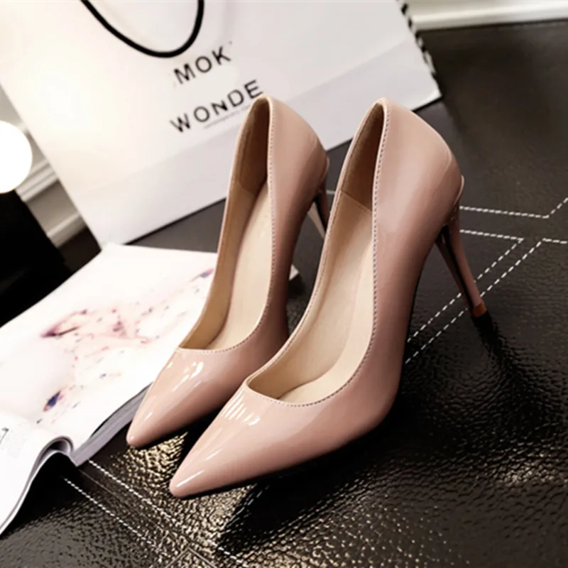 

2024 New Nude Women's Shoes Lacquer Leather Shallow Mouth High Heels Slim Heels Sexy Middle Heels Black Pointed Toe