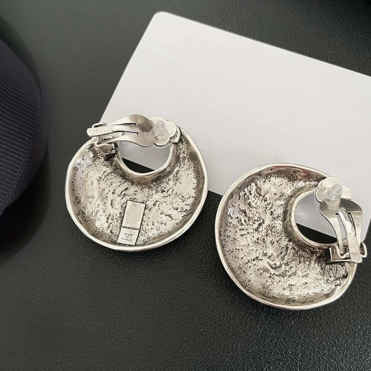 New Jewelry & Accessories Retro Style High Quality Crescent-Shaped Embossed Ear Clip Earrings For Women's Parties & Gifts