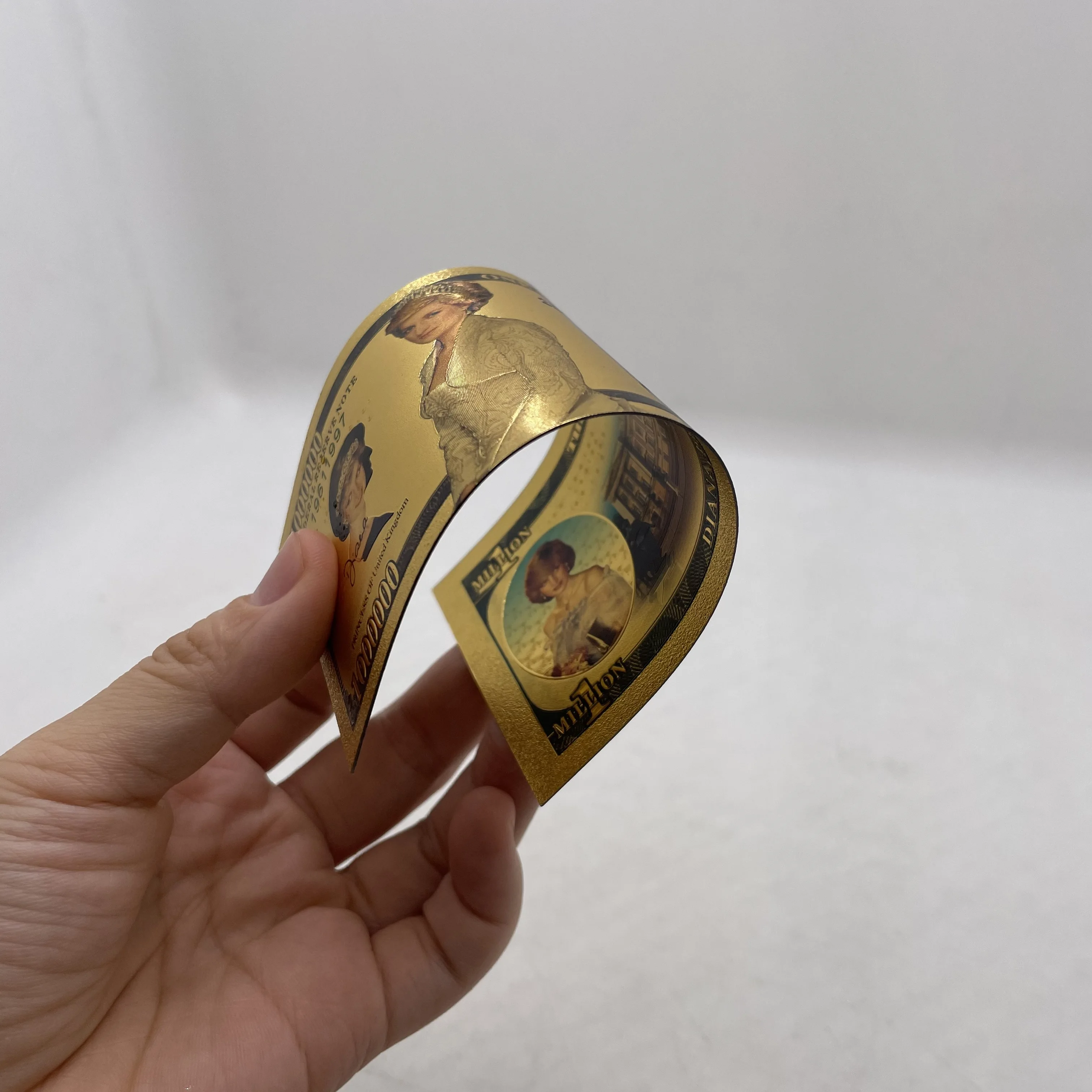 الأوراق النقدية الذهبية للملكة البريطانية عالية الجودة 5 10 20 25 50 إليزابيث ديانا تشارلز III الأوراق النقدية الذهبية الحرف الديكور هدية السفر