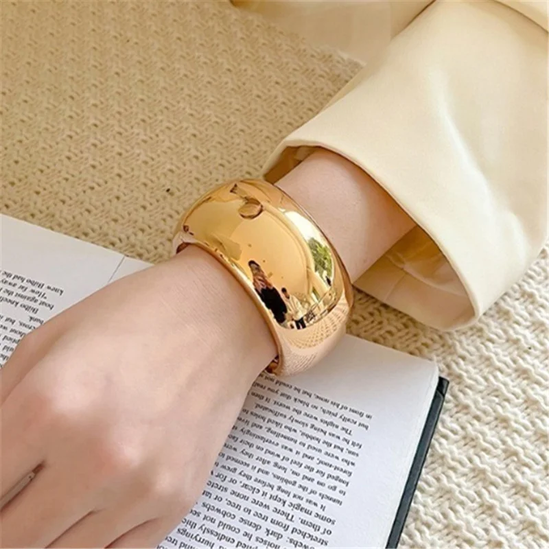 XIALUOKE European American Style Wide Face Round Smooth Surface Metal Cuff Bracelet For Women Personality Wrist Jewelry