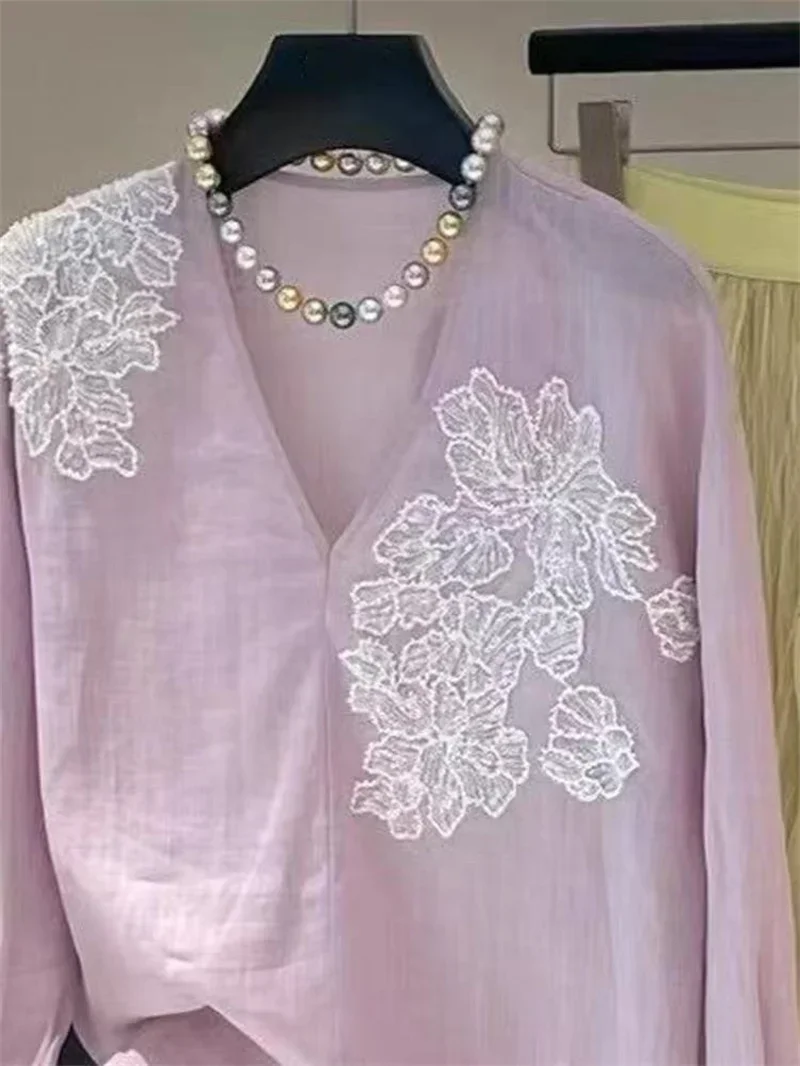 2025 nouveau printemps Vintage rose Blouse femmes décontracté lâche femmes longs hauts col en V broderie florale luxe à manches longues chemises en lin