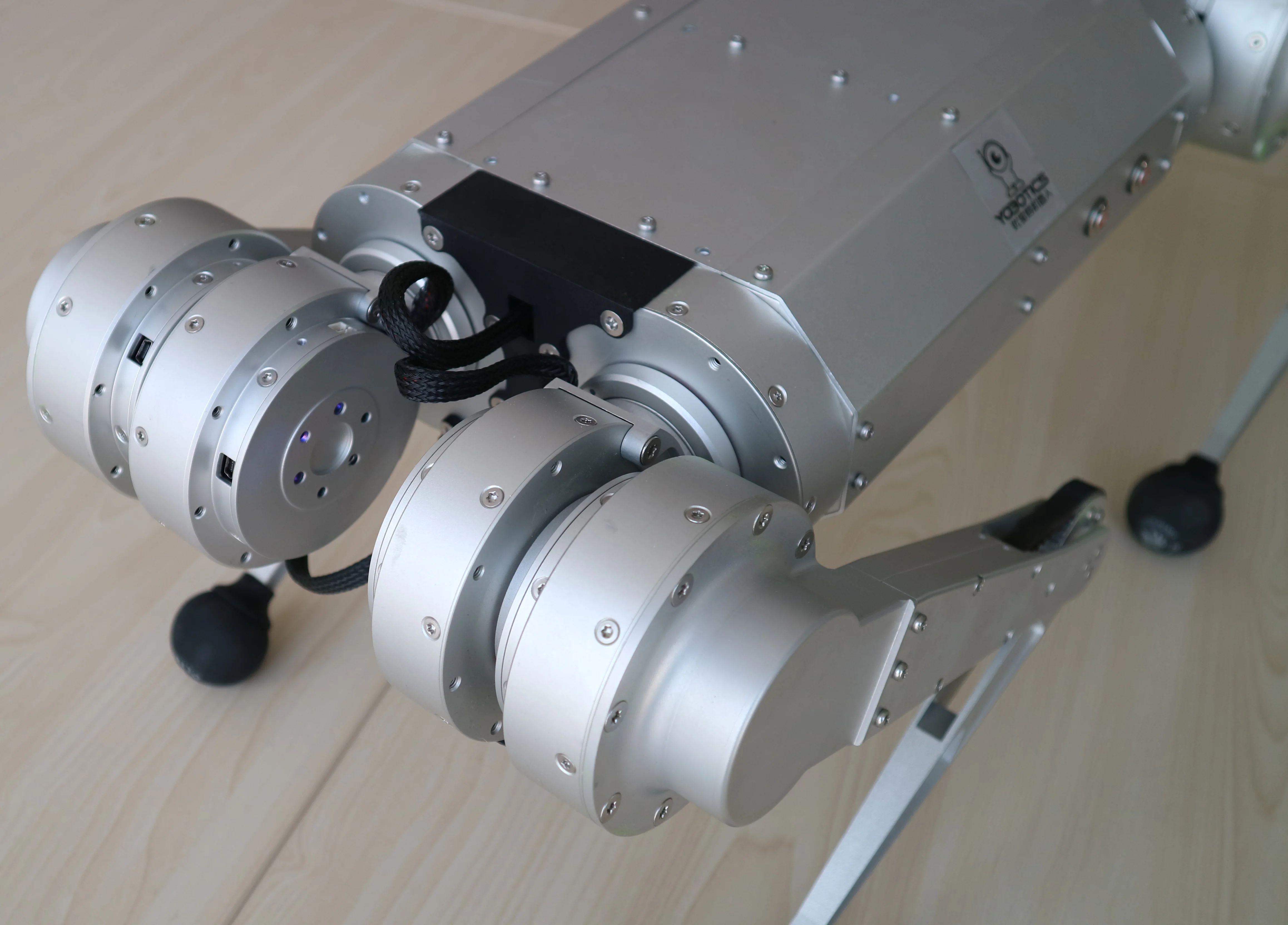 Robot quadrupède Yobotics Y10