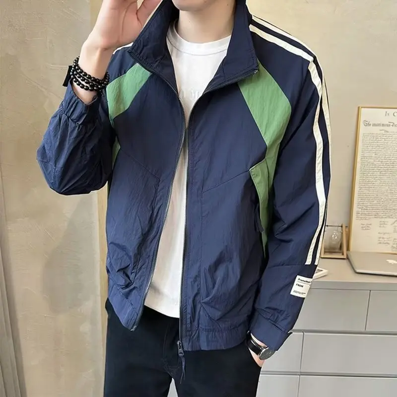 

Свободная японская спецодежда с воротником-стойкой, мужская цветная бейсбольная верхняя одежда в стиле ретро, осенний сезон, длинная свеча на молнии D...