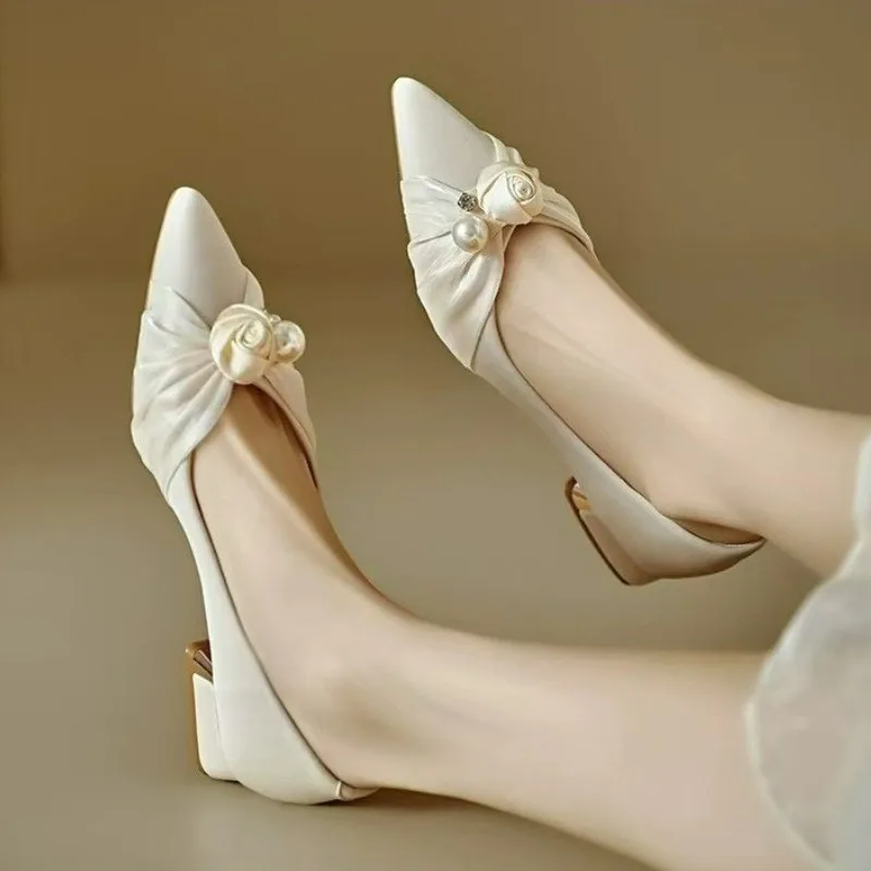 

Женские лоферы с цветочным жемчугом, босоножки на каблуке с квадратным носком, лето 2022, элегантные модельные свадебные туфли на массивном каблуке, Zapatos Mujer