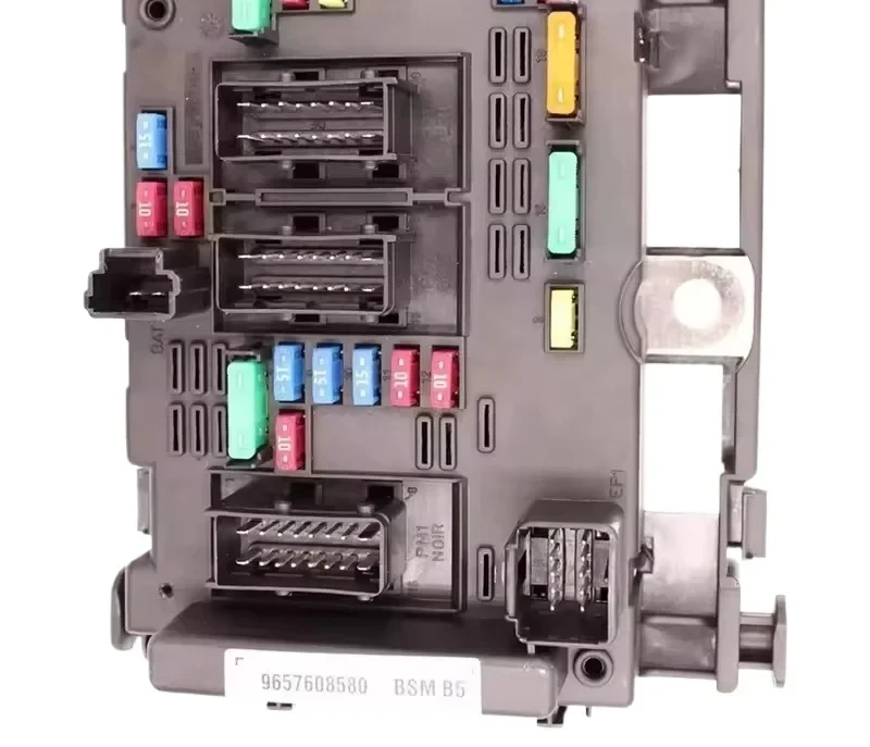 

OEM 9657608580 6500Y1 Fuse Box Assembly Relay For Citroen C3 C5 C8 Xsara Picasso Peugeot 206 Cabrio 307 Cabrio 406 Coupe 807
