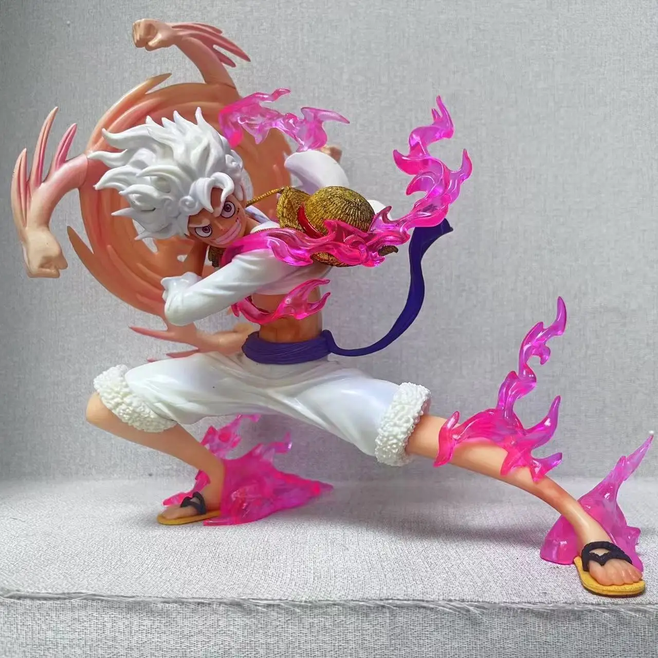 Trendy Toys Cartoon One Piece: Luffy Arm Swing 19cm PVC Actionfigur, Sammlermodell, Puppe, Trendy Toys, Das beste Geschenk