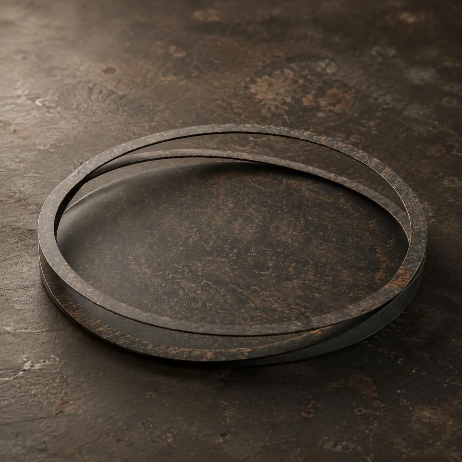 Round Vintage Serving Tray Durable Metal Decorative Tray for Drinks Snacks Centerpiece for Dining and Lounge