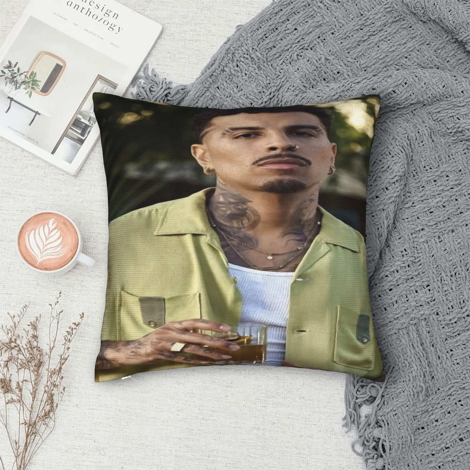 

Rauw Alejandro Singer Rapper наволочки с принтом наволочки наволочки теплые украшения для дома на молнии разные размеры