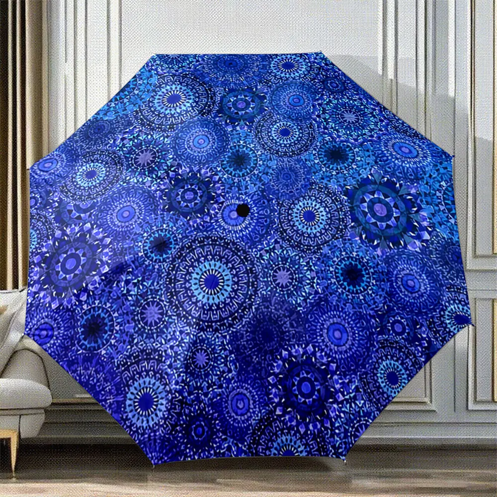 Blaues Mandala-Muster, stilvolles, dekoratives Design für einen Regenschirmüberzug, tragbarer, zusammenfaltbarer Regenschirm, ein Geschenk für Familie und Freunde.