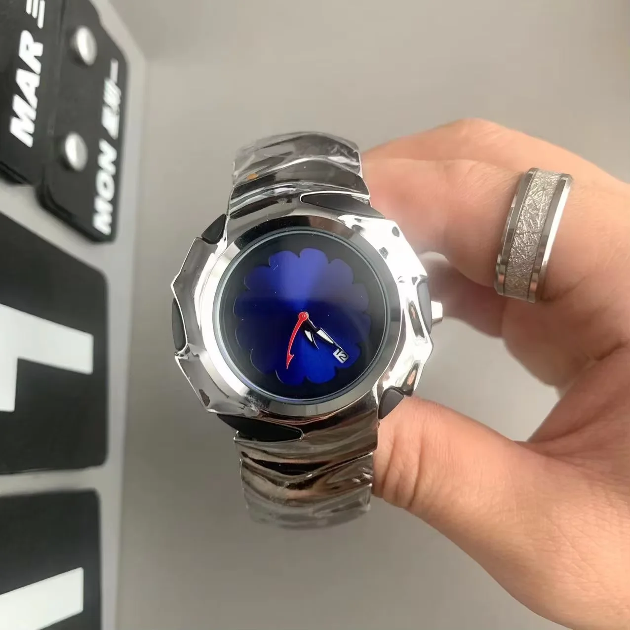 エイリアンブレード-メンズ腕時計-防水-ユニークな幾何学模様の夜光文字盤-y2k-ベンリーデザイン-ヒップホップ-オークル-クォーツウォッチ