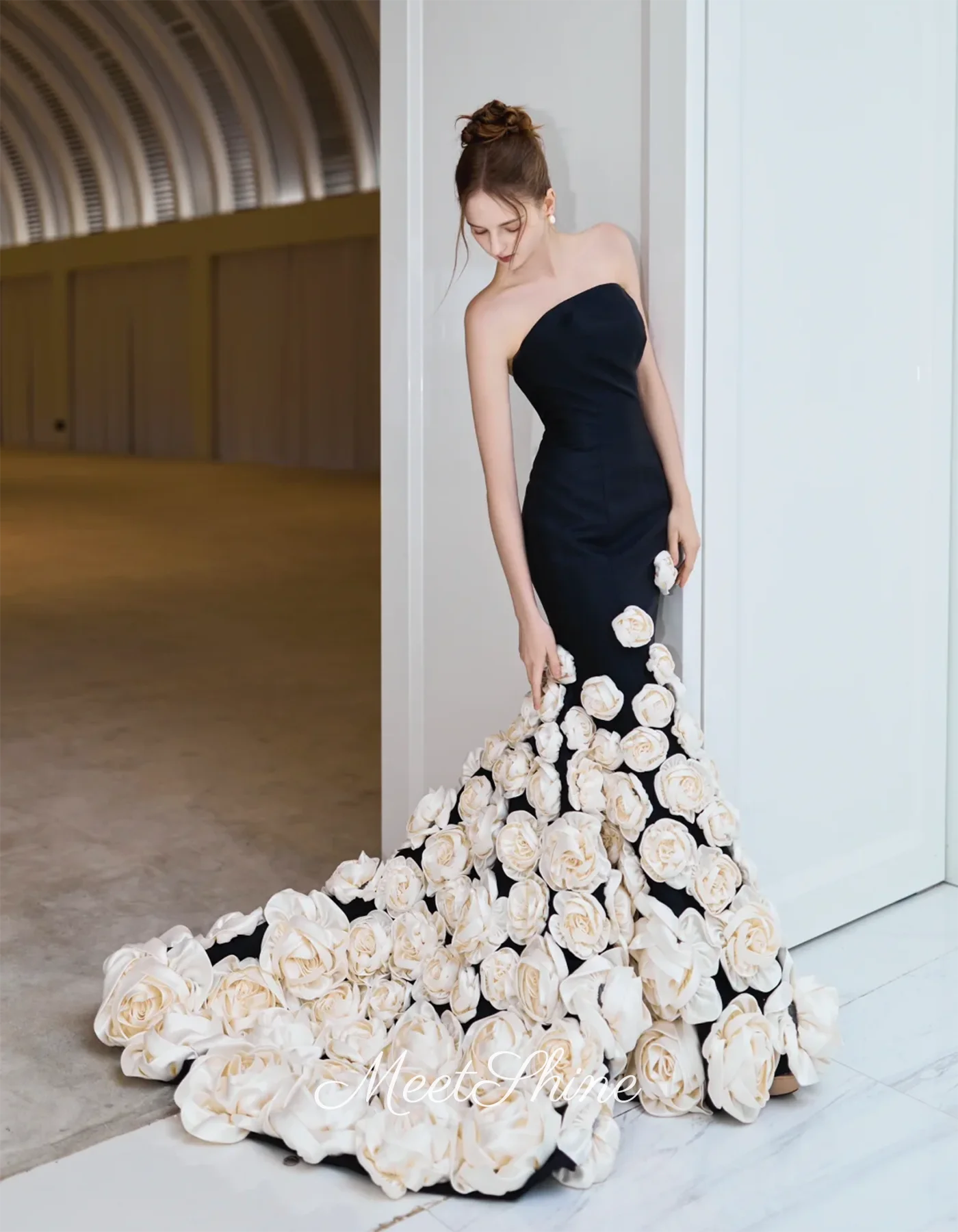 Dubai preto sem alças branco 3d flor sereia vestidos de noite alta qualidade tribunal trem sem mangas cetim vestidos de baile personalizado