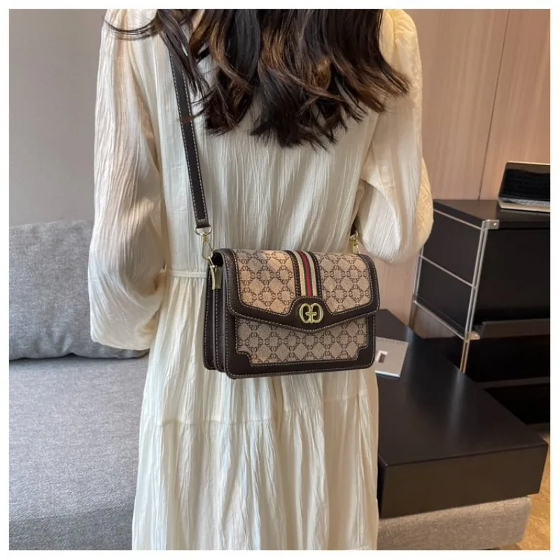 

Simple Chic Diaper Bag One Shoulder Baby Care Work Event Exquisite Portable Trendy Simple Versatile Organized Parent-Friendly