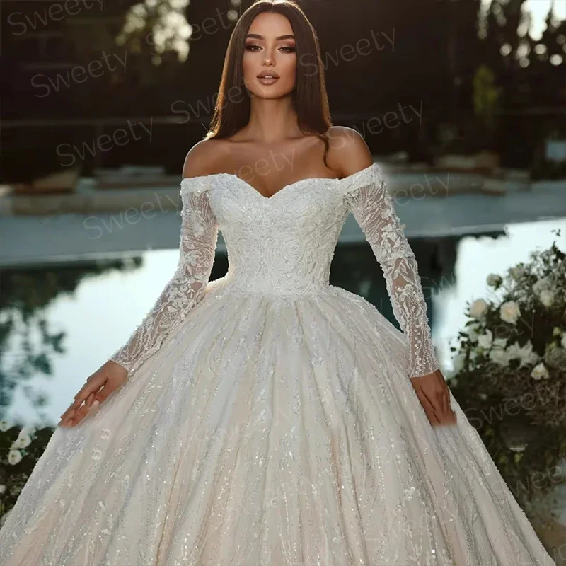 Gaun pengantin yang indah Organza dengan gaun bola sulaman leher Sweetheart lengan penuh Court Train Vestido De Novia disesuaikan