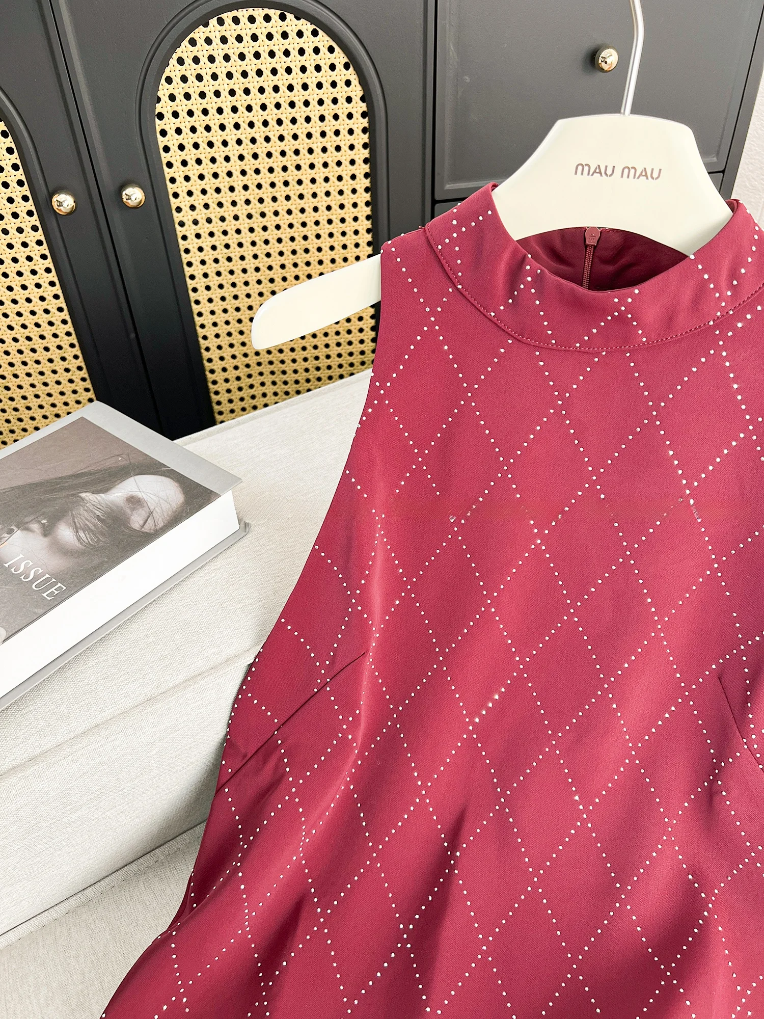 エレサマーニューファイオン ダイヤモンド装飾スベルラウンドネベスト ドルダイヤモンド イドエレファイオナブルドール