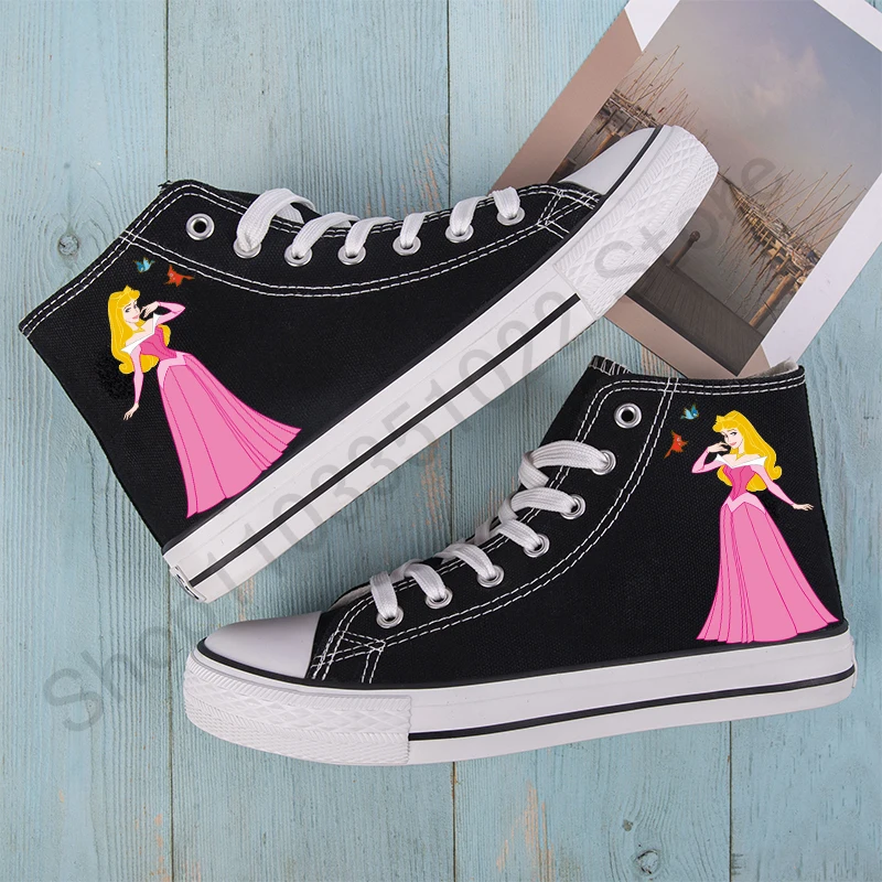 Холщовые кроссовки с мультяшным