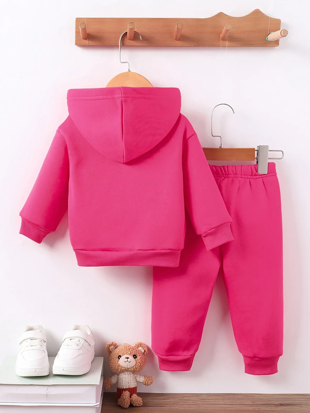 Conjunto de dos piezas de sudadera con capucha y pantalones de chándal de lana para niña de otoño e invierno con estampado de mariposas