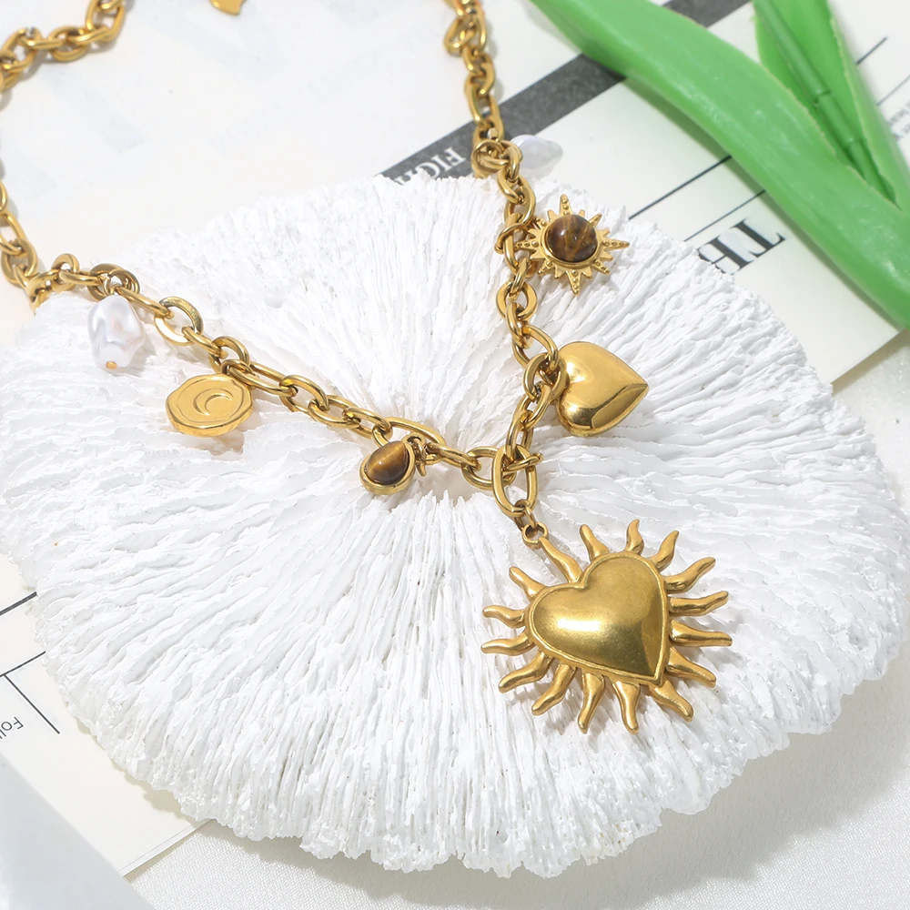 GIOIO الفولاذ المقاوم للصدأ القلب المعلقات قلادة الشمس الحجر الطبيعي سحر المجوهرات قلادة للنساء مطلية بالذهب الأزياء المختنق