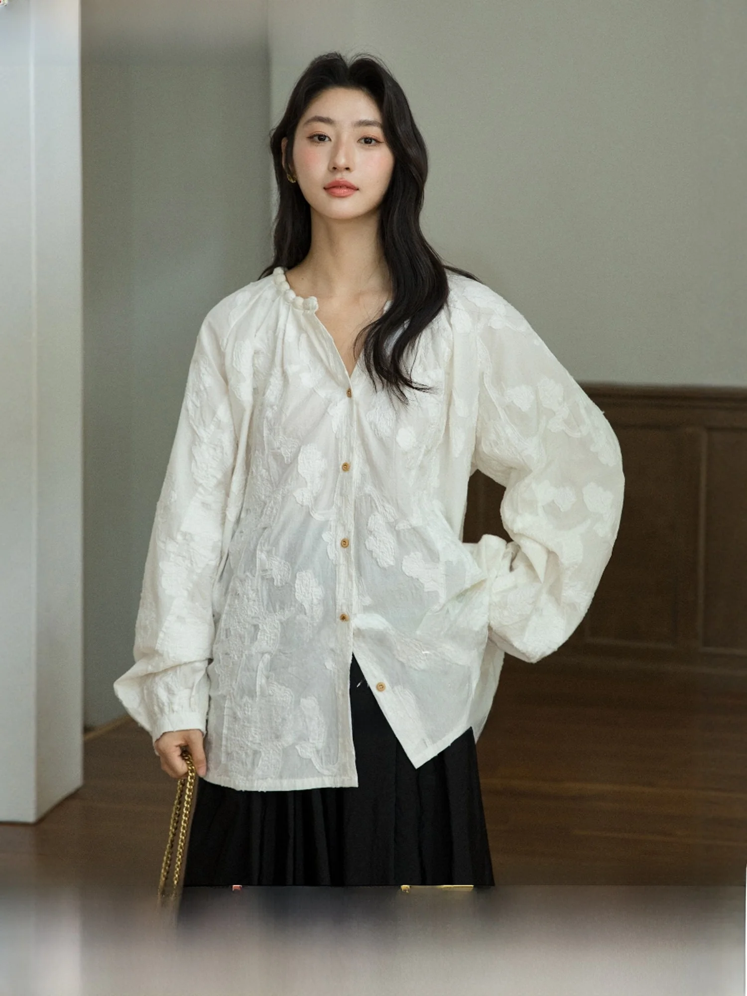 

White Embroidered Hollow out Heavy Work Cotton Linen Long irt French Sle Straight Cut Button Detail Resin Color Fixation