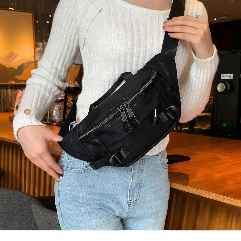 sac-bandouliere-decontracte-et-impermeable-pour-femmes-sac-a-dos-multifonctionnel-et-tendance-pour-les-trajets-quotidiens-sac-de-poitrine-simple-en-tissu-oxford