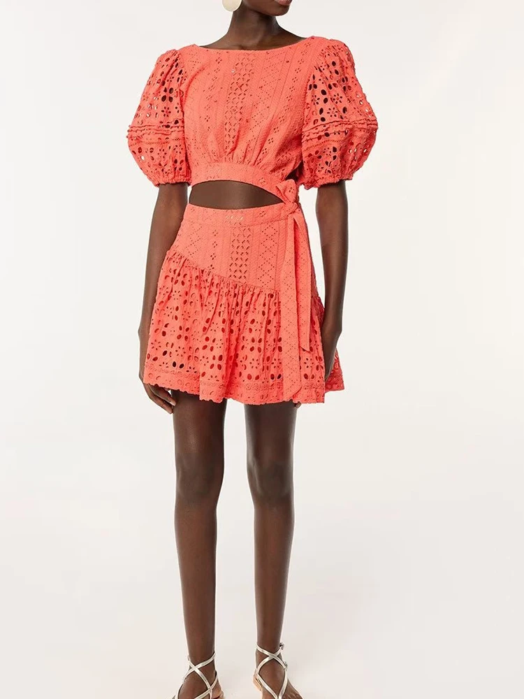 

2025 летний новый модный женский костюм, новый короткий топ с круглым вырезом и рукавами-пузырьками на талии + мини-юбка с высокой талией, сексуальный комплект из двух предметов