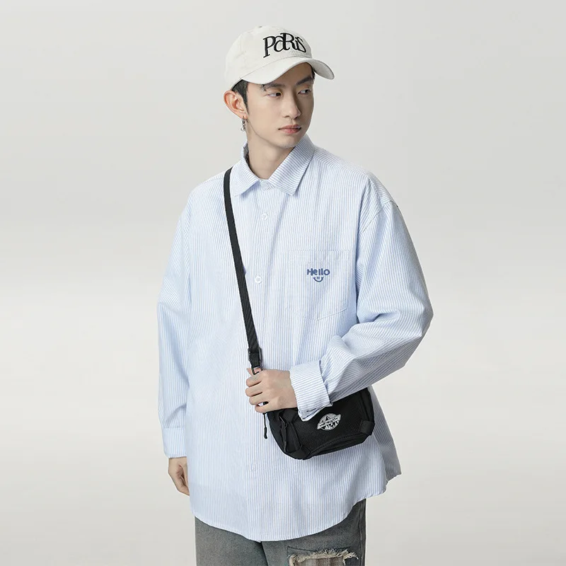 

Новая повседневная рубашка с длинными рукавами в вертикальную полоску с цветными блоками для мужчин, весна-лето, свободная рубашка с карманами и вышивкой для пары, куртка 7ZOY