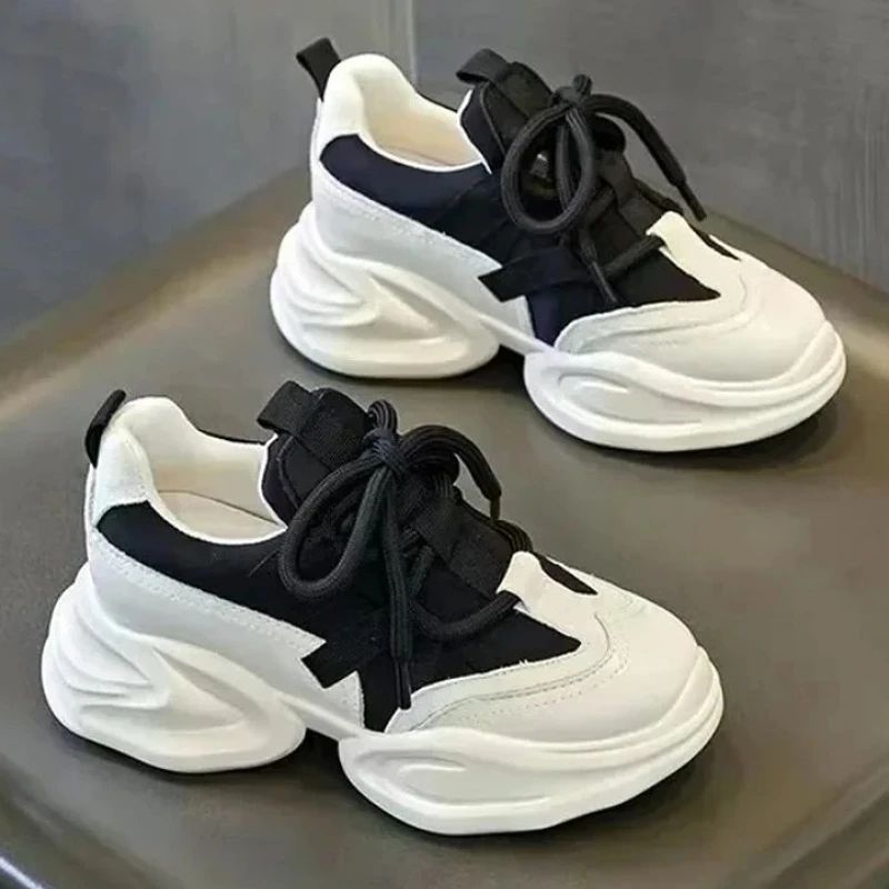 

Модные женские кроссовки на шнуровке, дышащие кроссовки, увеличивающие рост, удобные неглубокие дизайнерские повседневные вулканизированные туфли, женская обувь