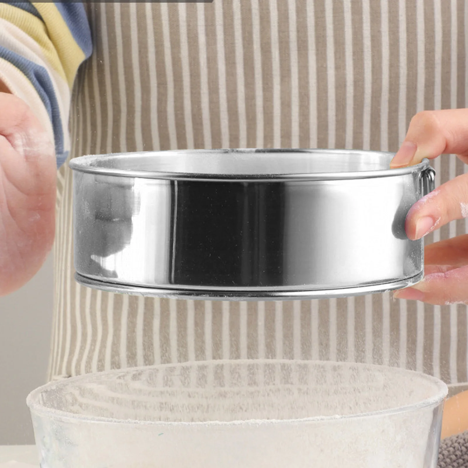 Round Flour Strainer Large Size Silver Anti Stick Coated 80 Mesh Titanium Plated Filter Flour Sieve for Powdered Sugar