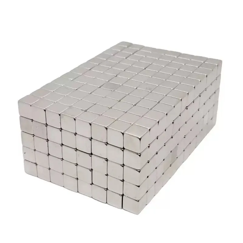 2025 جديد 8x8x8 مللي متر مغناطيس أرضي نادر ، مغناطيس صغير للثلاجة ، السبورة البيضاء ، العلوم ، الحرف اليدوية ، مغناطيس المكتب والخزانة