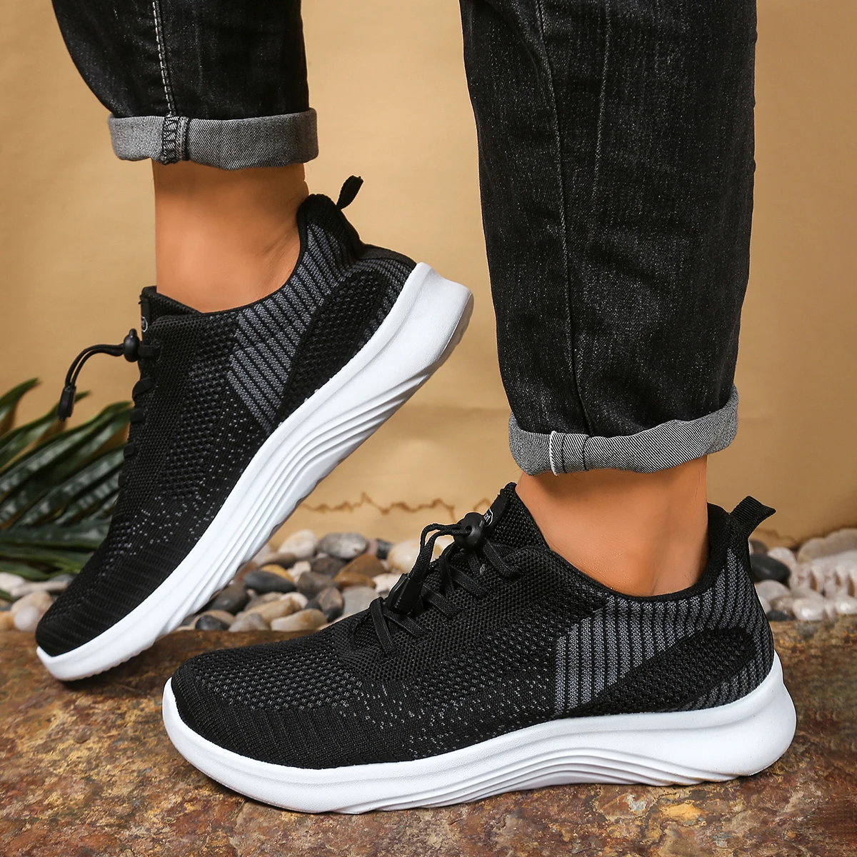 Men's Lightweight Knitted Platform Sports Shoes, Breathable and Casual, Suitable for Walking. Free Shipping.