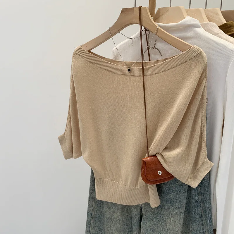 

2026 Summer New French Style Oblique Shoulder Short Sleeve Knit Tops Elegant High Grade Soft Texture Casual Ladies Blouse