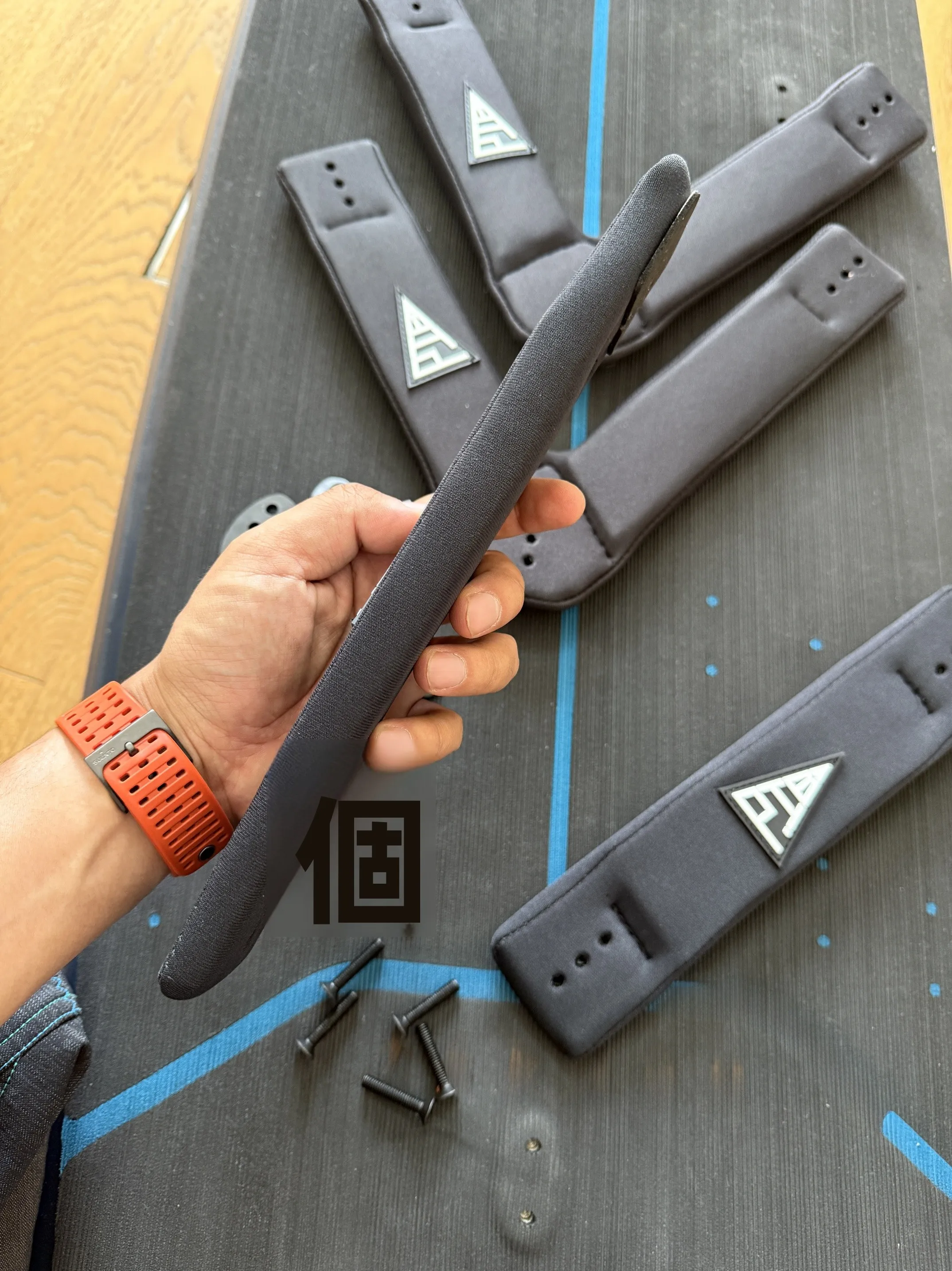 couvre-pied-professionnel-pour-planche-a-voile-en-forme-de-v-couvre-pied-pour-planche-a-voile-et-aile-de-vent-equipement-de-voyage-et-de-camping-pour-le-surf-et-le-glissage-en-exterieur