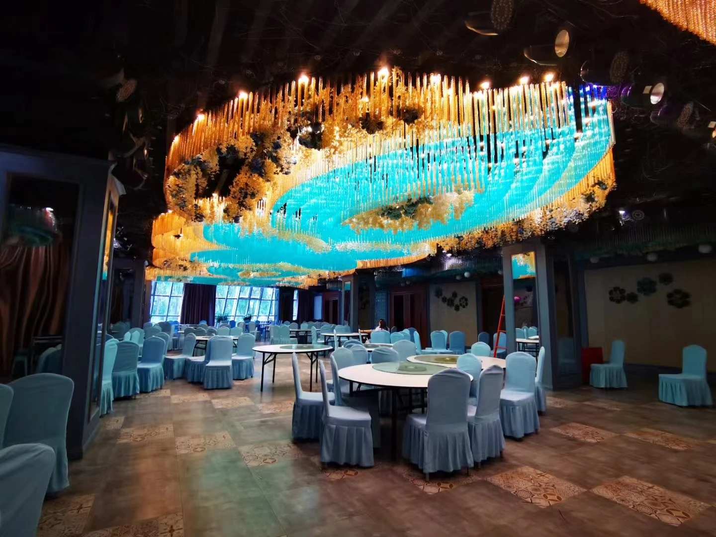 Oval Wave Shape Wedding Drapery Fabric Ceiling Decoration Backdrops for Hotels and Events Pipe and Drape Design