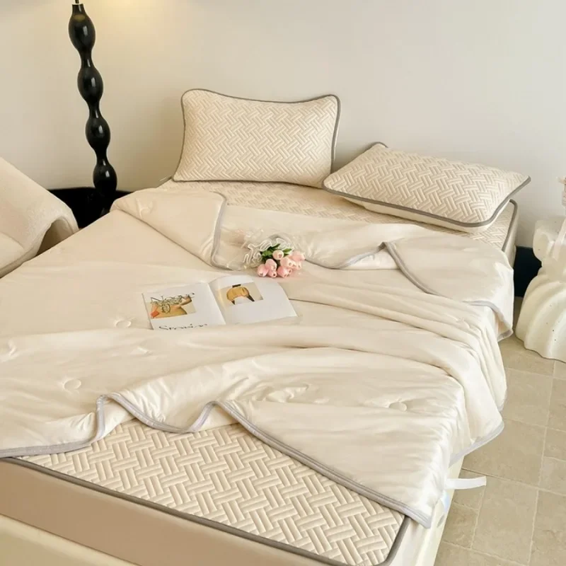 

2025 new thickened latex cool silk mattress classic solid color simple mattress pillowcase summer quilt kit