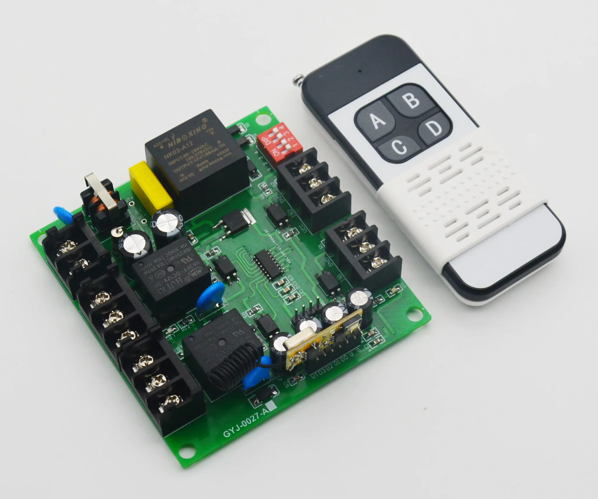 GYJ-0027-A المزدوج الاستشعار المدخلات مقارنة التحكم التتابع الإخراج مع جهاز التحكم عن بعد يمكن تطويرها للتحكم