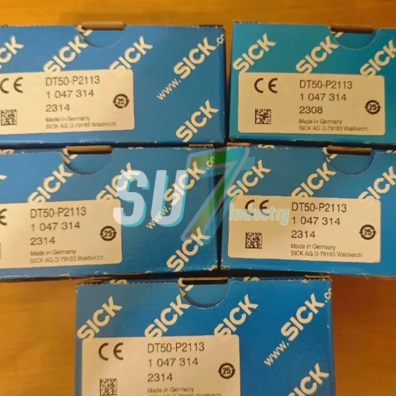 DT50-P2113 1047314 مستشعر المسافة المتوسطة المدى جديد وأصلي