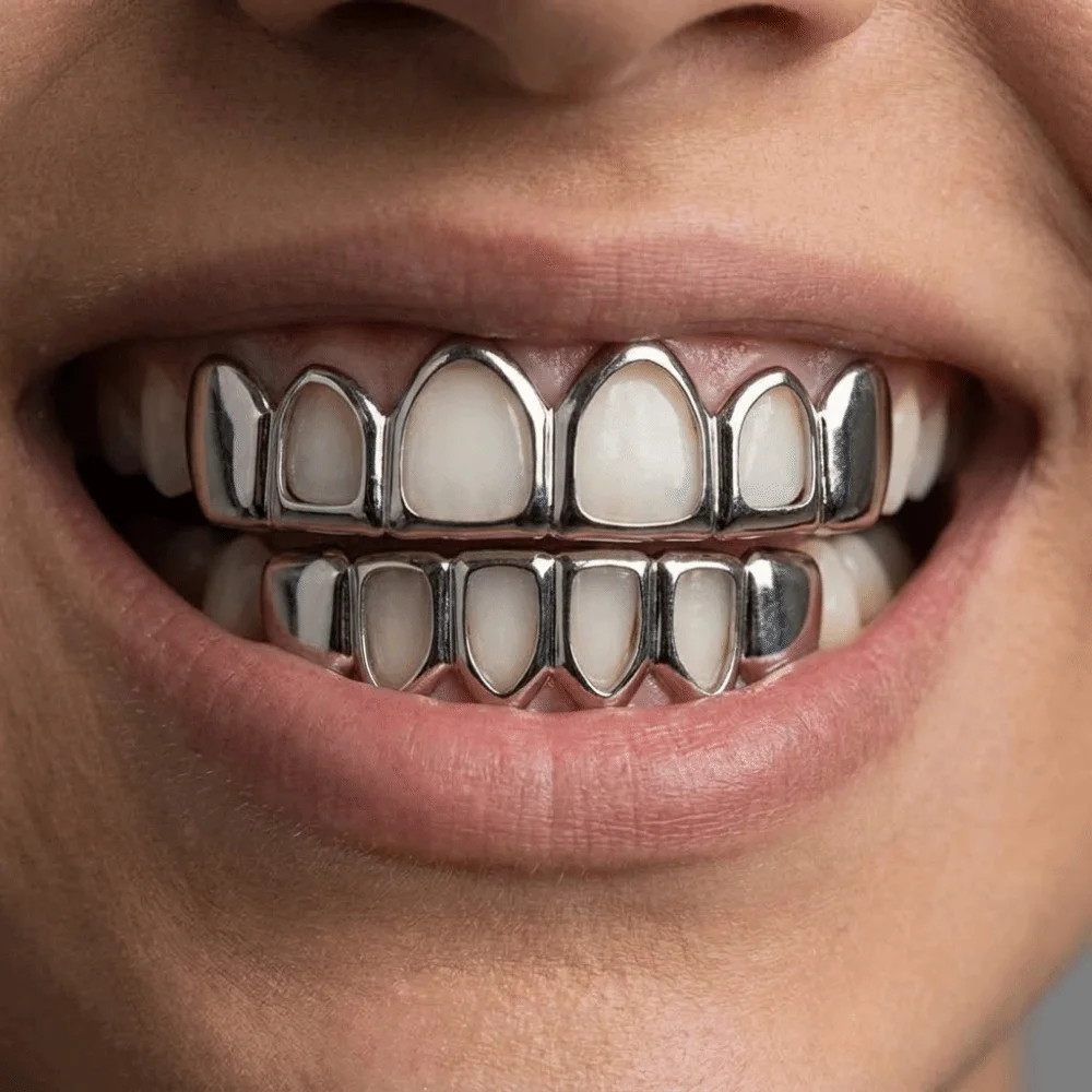 2Pcs/Set Hip Hop Dental Grills Classic Simple Hollow Teeth Grillz Braces Trendy Fashionable Charm Teeth Grillz for Women Men