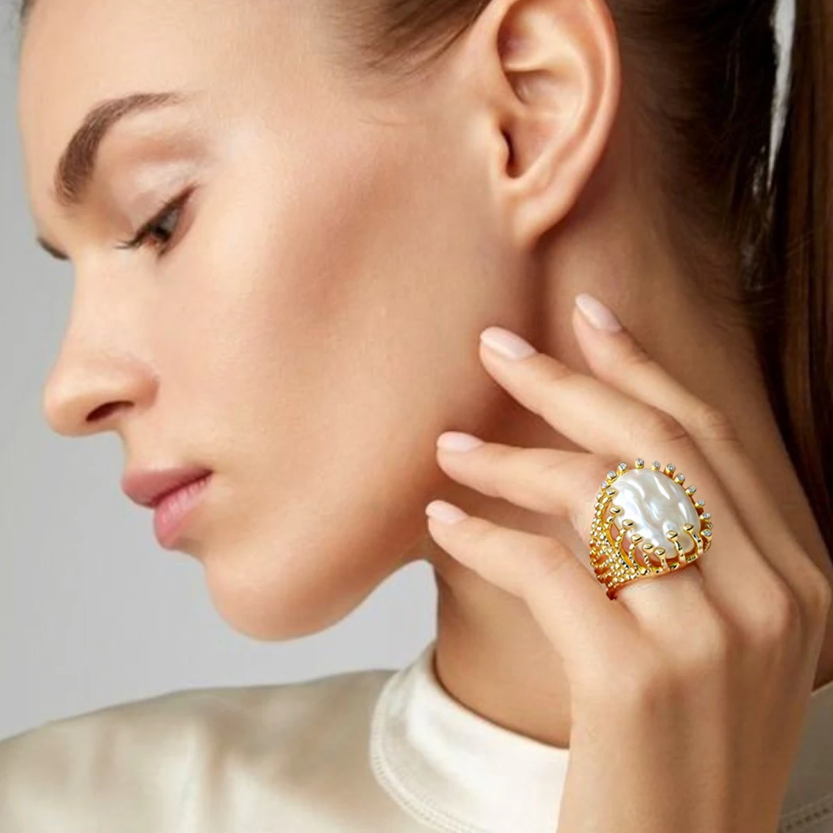 

Natural Freshwater Pearl Stainless Steel Gold Plated Ring Luxurious Fashion Baroque Pearl Gemstone Women Ring Parties Gatherings