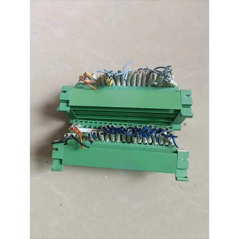 Terminal Module Used Disassembled Visible Wear UM 45-FLK40/ZFKDS 2293572 Untested Sold As Is for Industrial Control System Parts