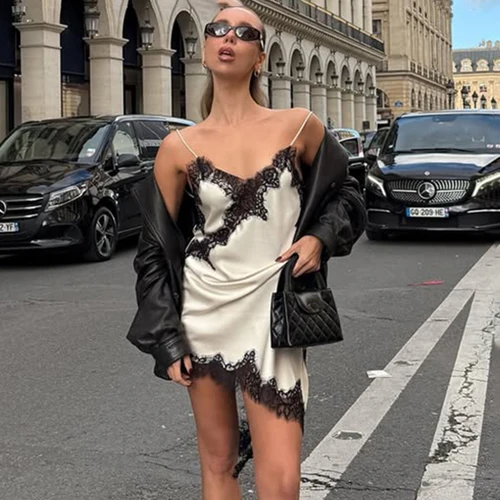 Tornova-Mini vestido de encaje con tirantes finos para mujer, vestido Sexy con abertura y espalda descubierta, vestido elegante ajustado para fiesta de noche, cintura alta