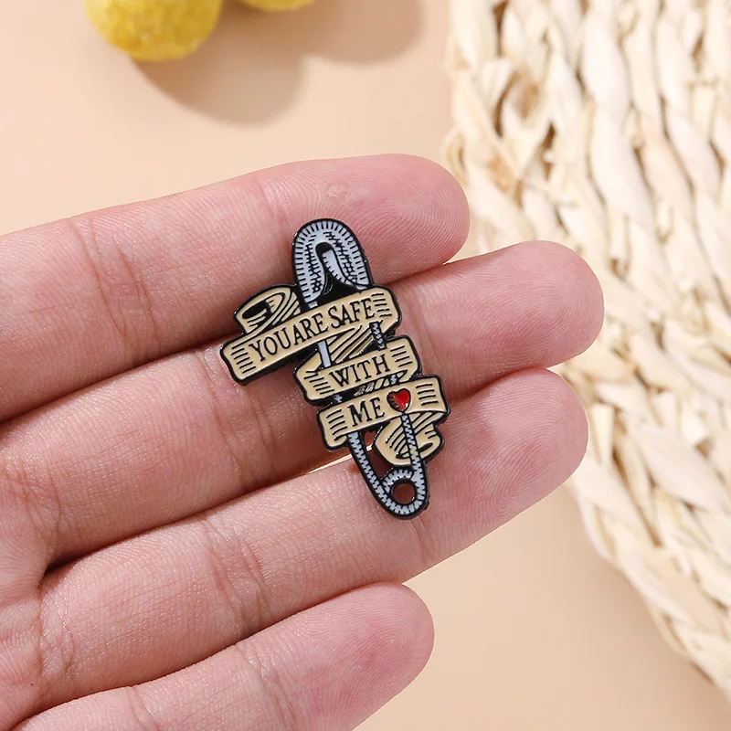 You Are Safe with Me Enamel Pins Funny Paper Clip Pin Backpack Clothes Decorative Brooches Hat Accessories Lapel Pin Wholesale