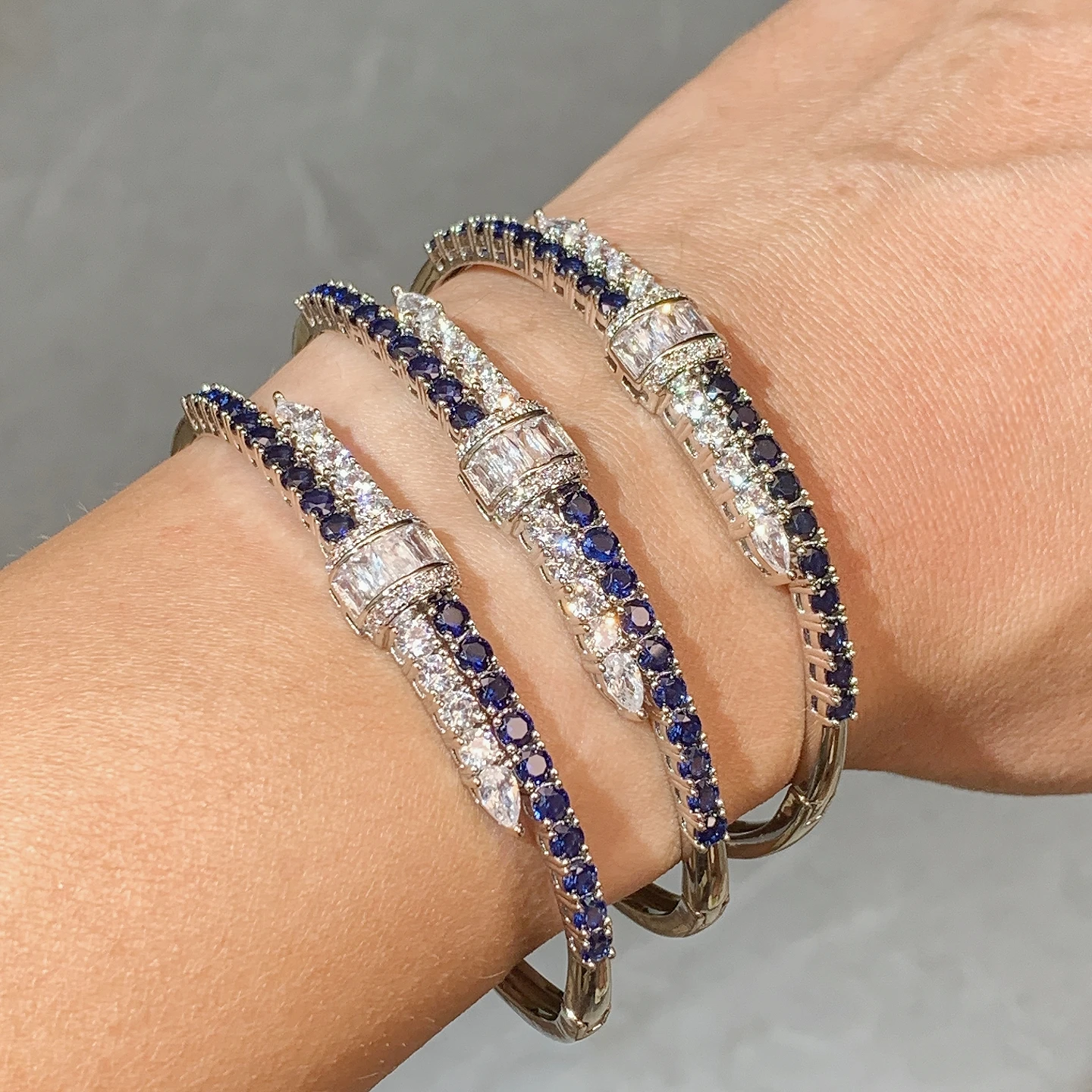 New Fashion Gradient blue zircon Bracelet Casual Tennis Chain sparkling bangle for wome