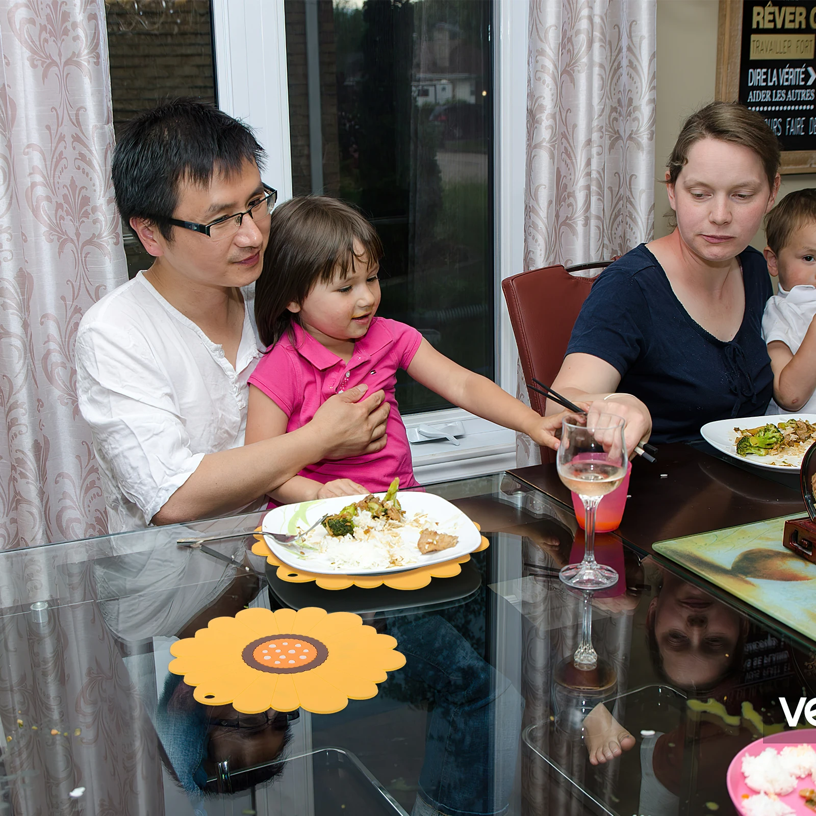 

Silicone Sunflower Coaster Heat Insulation Pad Non Slip Table Mat Reusable Dish Cushion Home Kitchen Accessory