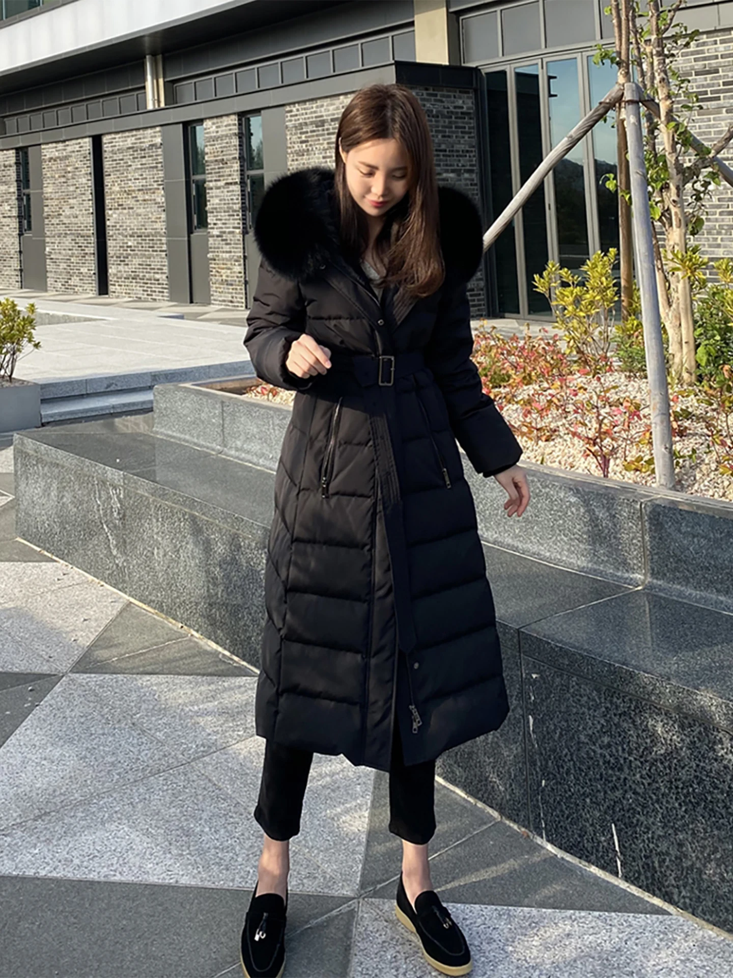 

Женское длинное пуховое пальто Bla небольшого размера с капюшоном и большим меховым воротником на талии, длиной до колена, 90% белое теплое пальто Du down Thi