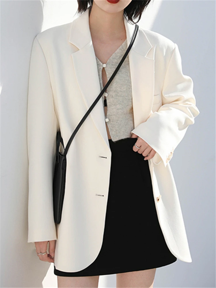 REALEFT New 2022 Double Breasted White Women\'s Blazers Pockets Female Formal Jackets Elegant Loose Outerwear Tops Spring Autumn